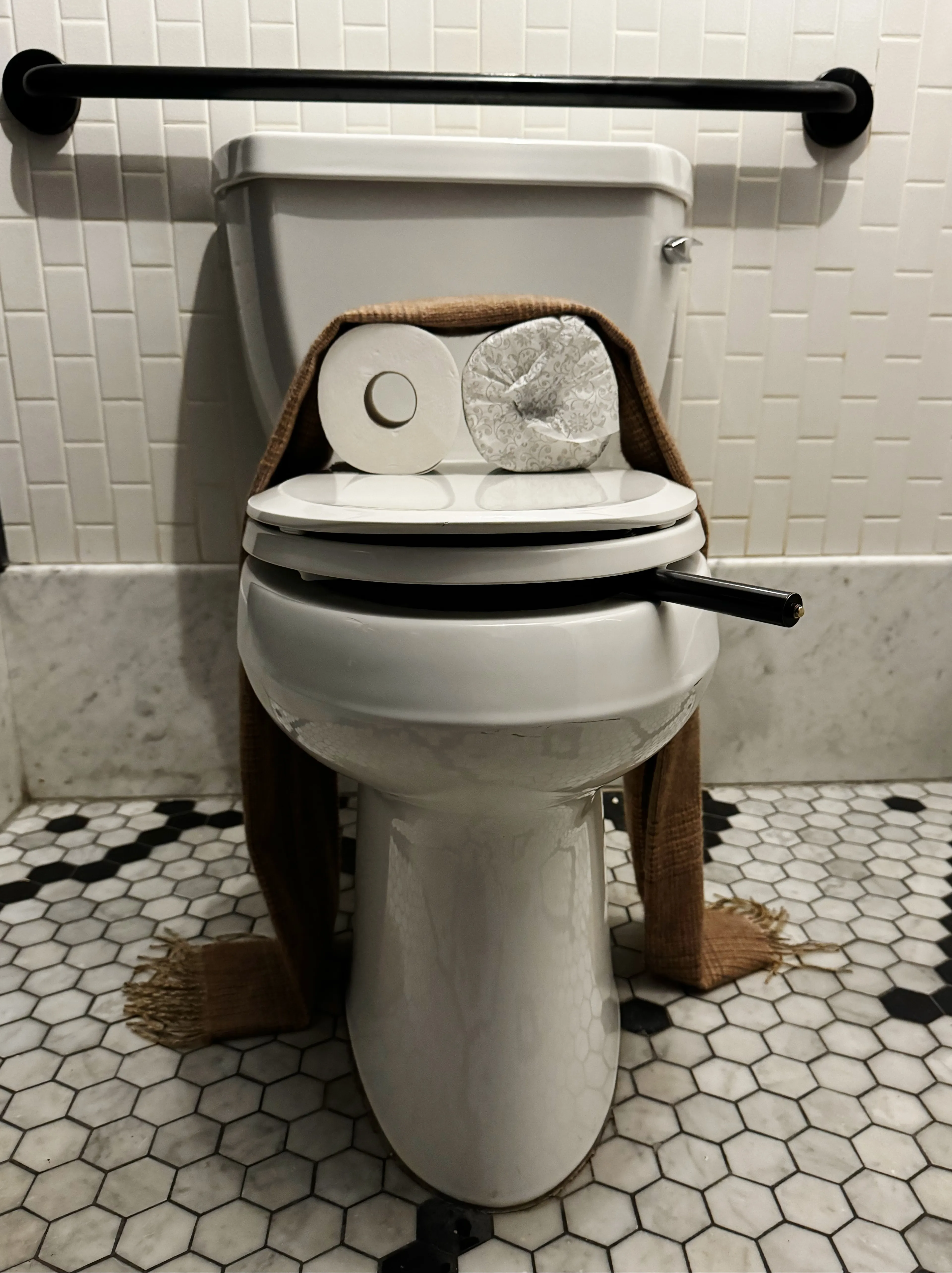 Artist: Dave Krugman 

Location: The Beekman, Downtown Manhattan 