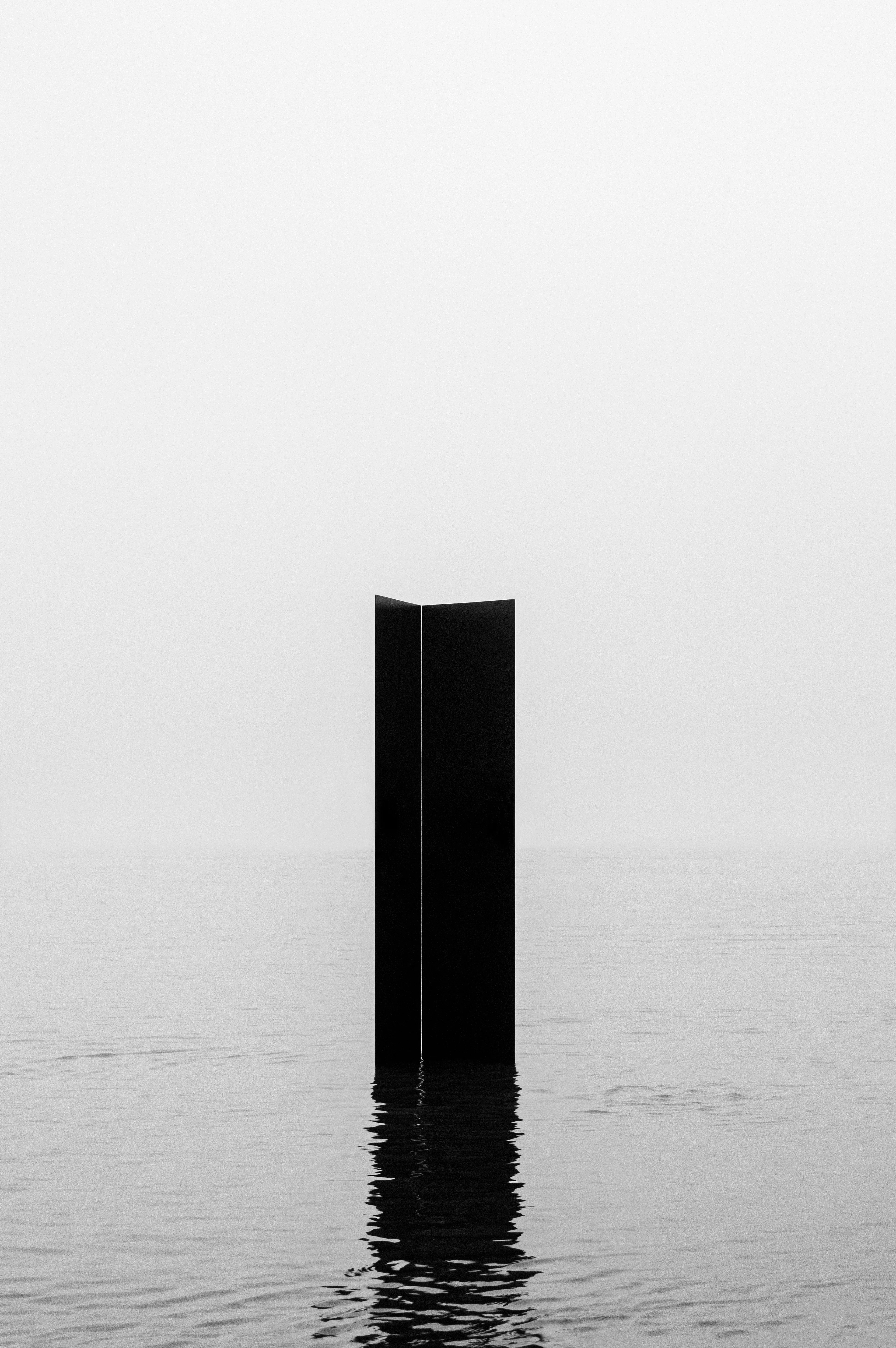 This monolith is a gateway to some unknown places, the lines that run through the sculpture also run through time and space.

The secret of the ancestral and universal connection that exists on our planet, manifests itself as an installation that connects the present with the past and the future; and that intertwines reality with myths and dreams.

Both to the left and to the right, both above and below, the work contains a hidden astrological meaning; like a pyramid, the structure represents our creation and union with the cosmos.
