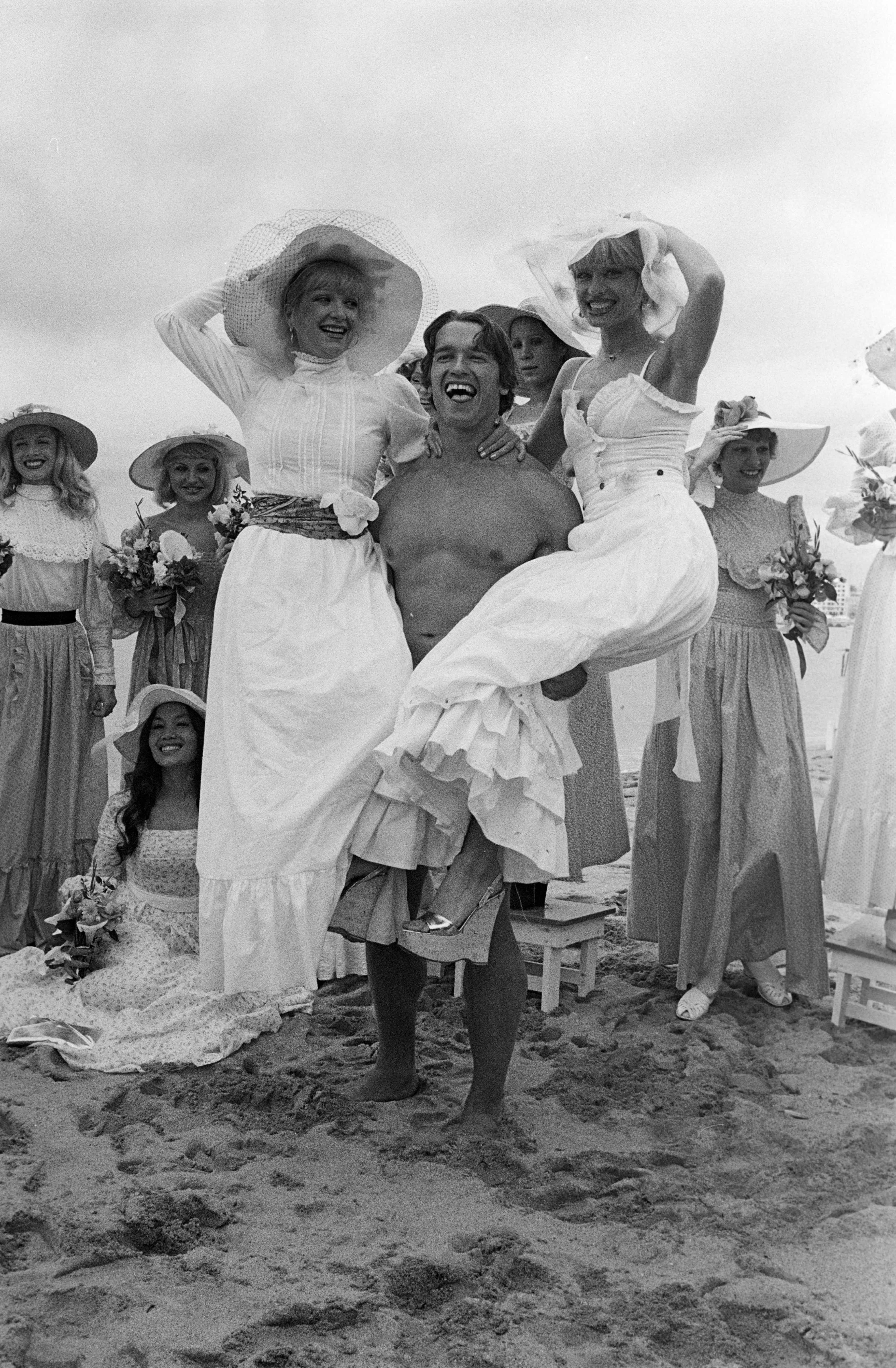 120 exclusive vintage celebrity photographs, taken by Jean-Claude Deutsch between 60’s and early 90’s. Each of the 120 photographs are 1/1s, exclusive to Focus Bloc, of the 25 curated iconic actors, singers and fashion designers present in our first drop. FocusBloc and ParisMatch have collaborated to grant the exclusive NFT rights for each minters/holders.