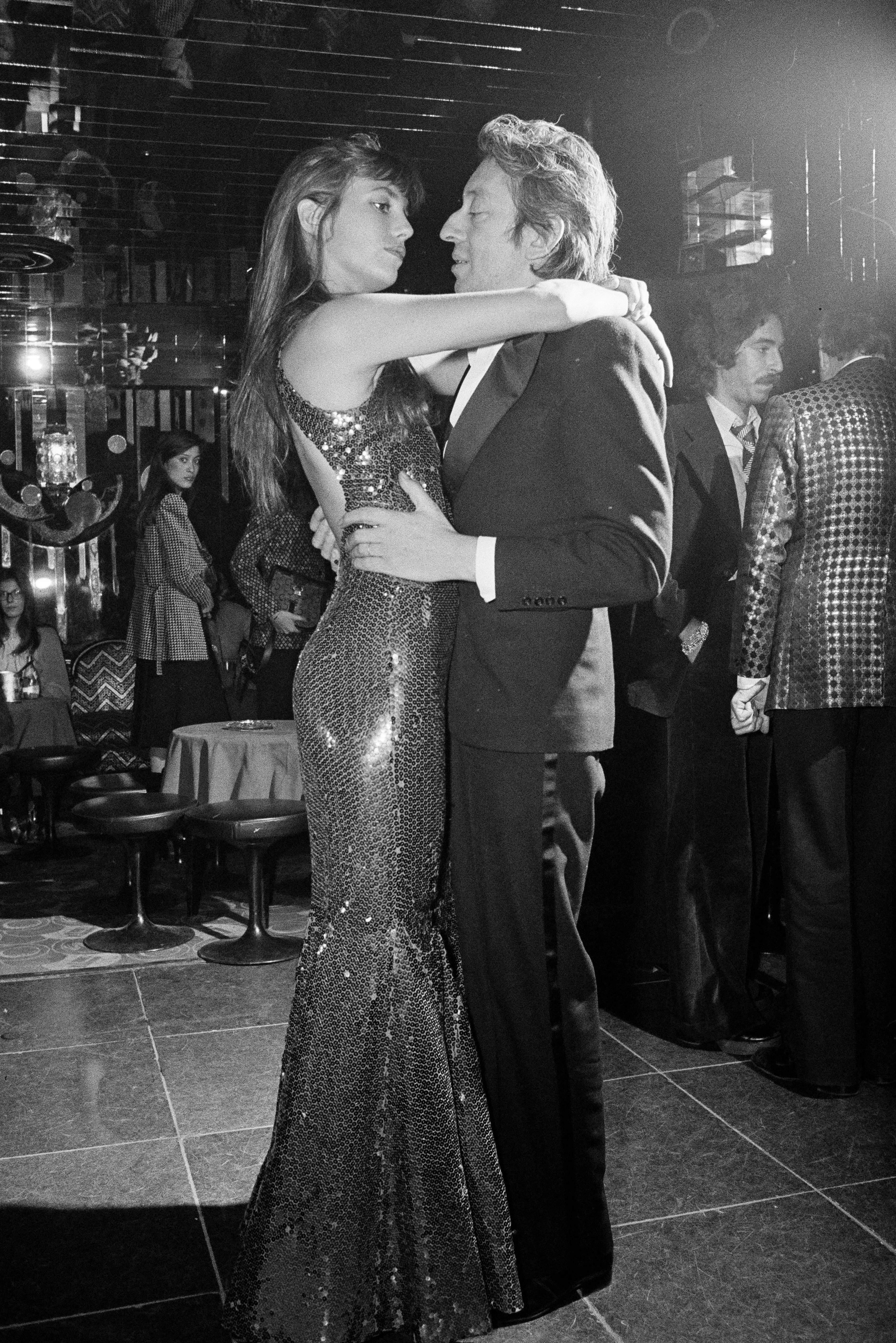 120 exclusive vintage celebrity photographs, taken by Jean-Claude Deutsch between 60’s and early 90’s. Each of the 120 photographs are 1/1s, exclusive to Focus Bloc, of the 25 curated iconic actors, singers and fashion designers present in our first drop. FocusBloc and ParisMatch have collaborated to grant the exclusive NFT rights for each minters/holders.