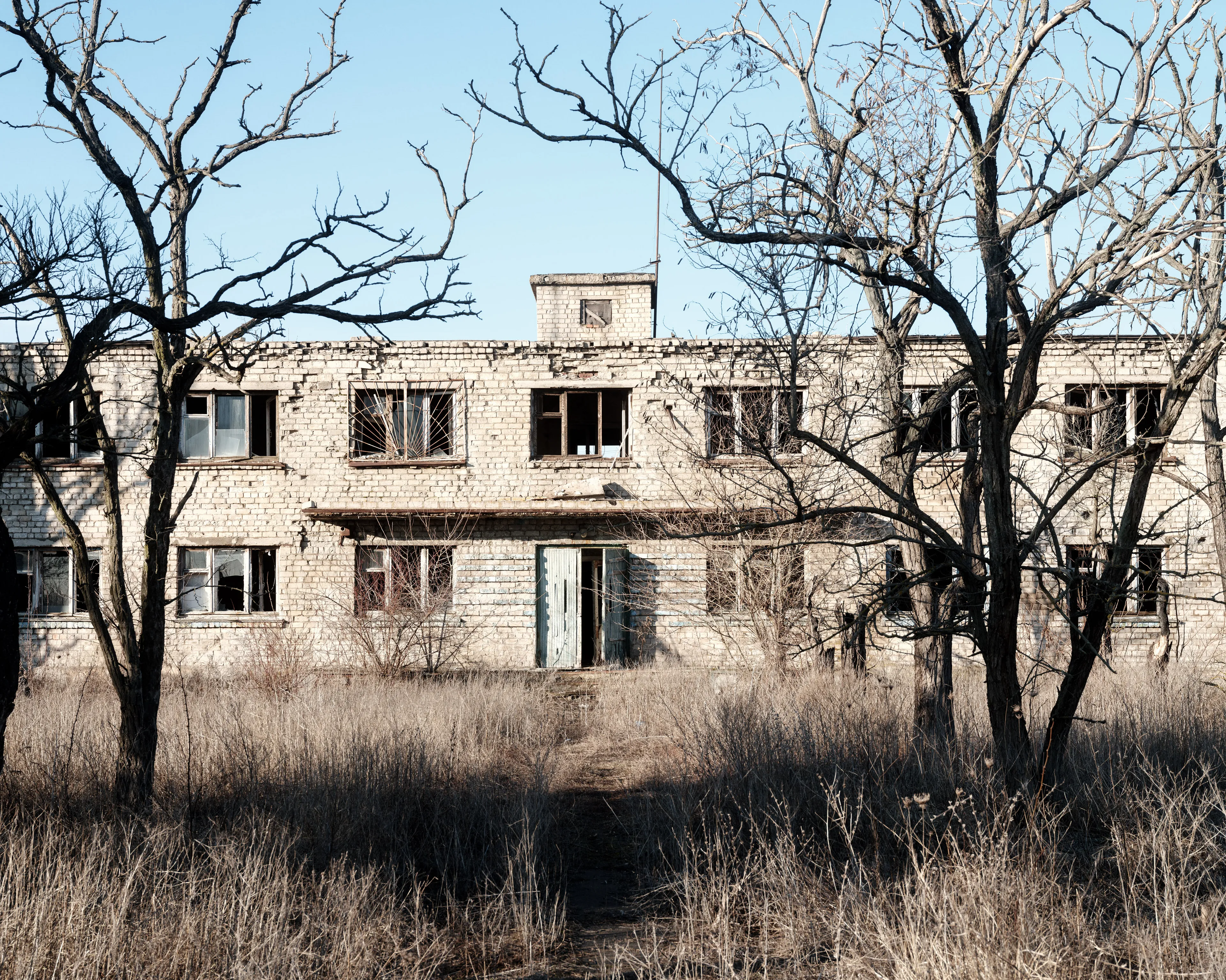 This selection of 100 images represents my trip to Ukraine from the 14th of February 2022 until the 24th of February 2022, the day the Russian army started its invasion.
