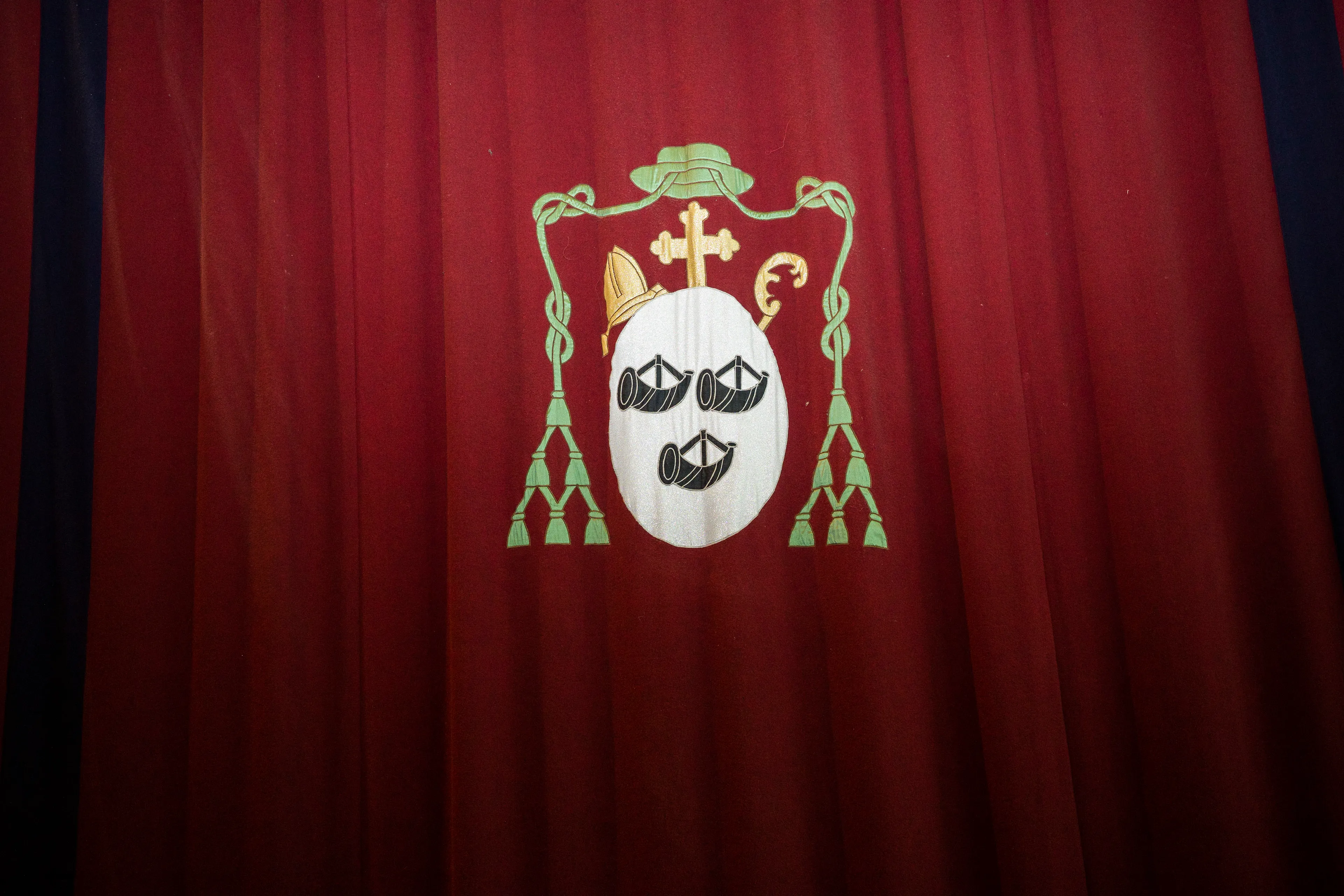 Crypt curtains
