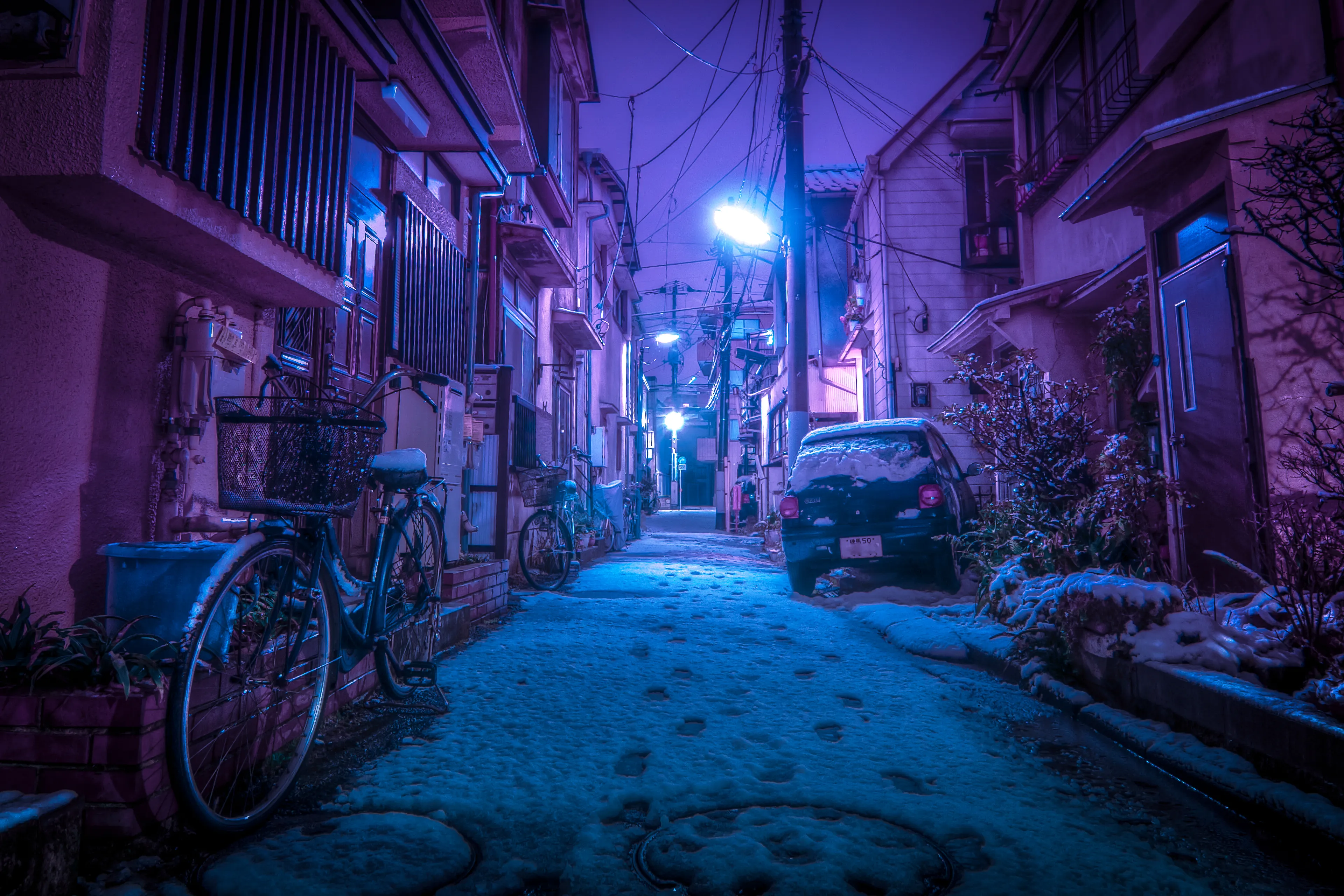 Nakano, Tokyo, February 2, 2010 at 2:31:06 AM, iso200, 11mm, f/4, 1/25sec, 5747x3831