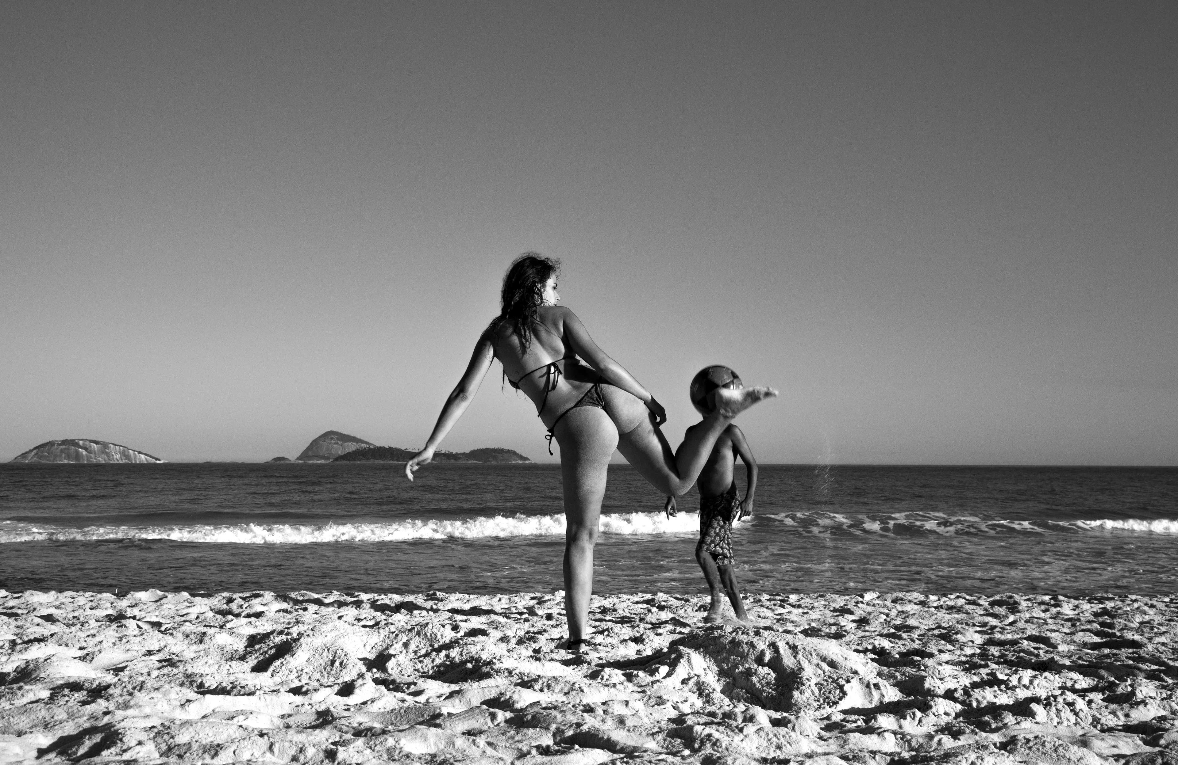Have you been there?
What're you talkin' about, man?
I'm talkin' about Rio, Rio, Rio

The first collector will also receive a fine art print, signed and numbered, 60 x 40 cm.

Rio de Janeiro, 2015

5447 × 3541 px