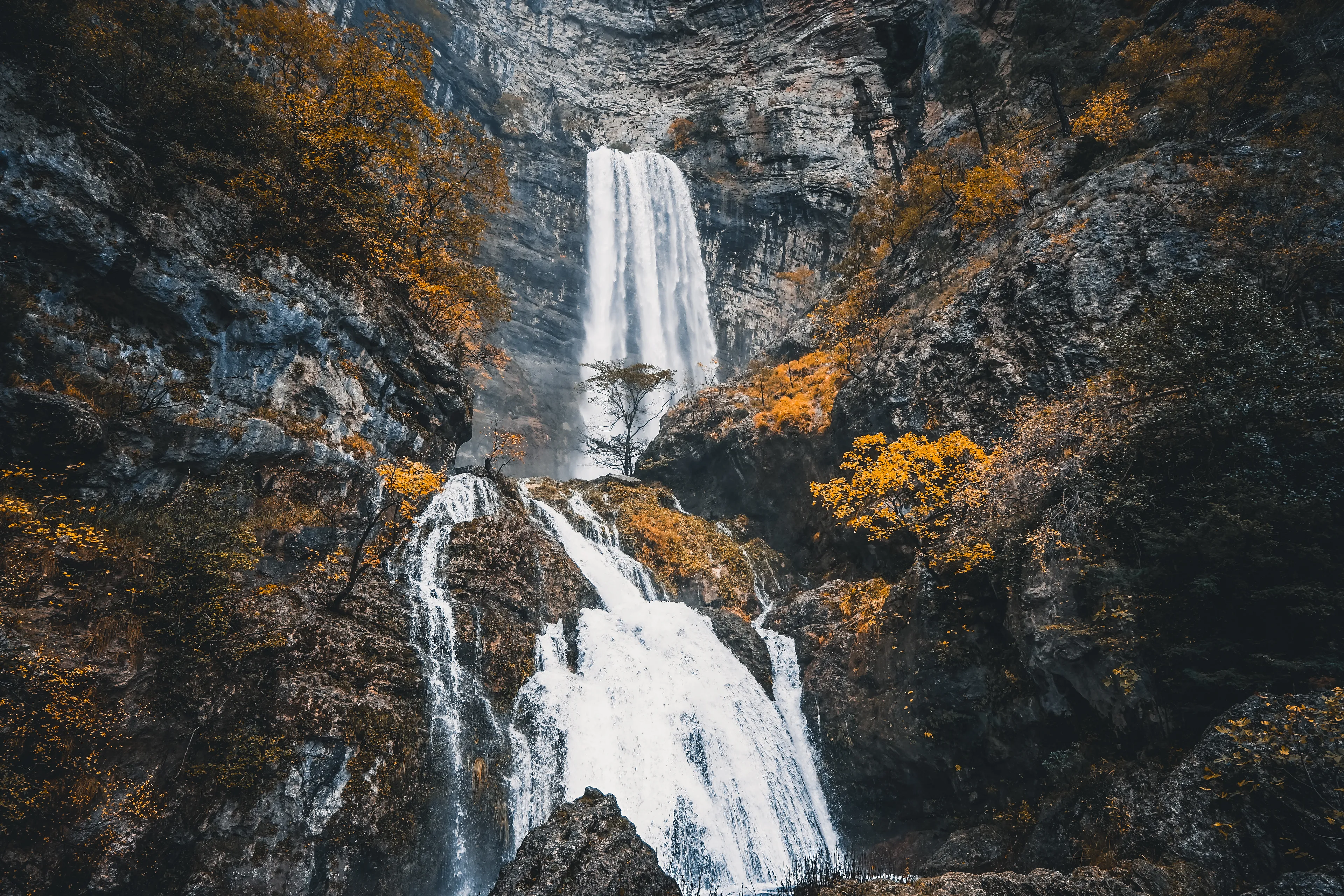On one of the trips my sister and I make, we went to visit the Rio Mundo in Albacete, Spain. After walking several kms through the mountains we reached our destination, the waterfall. The image suggest to me how easily and quickly people fall into their own personal hell and then, flow from a pure and energetic way by tackling whatever fate may bring us. Every day is a challenge and we, as humans, accept it. 