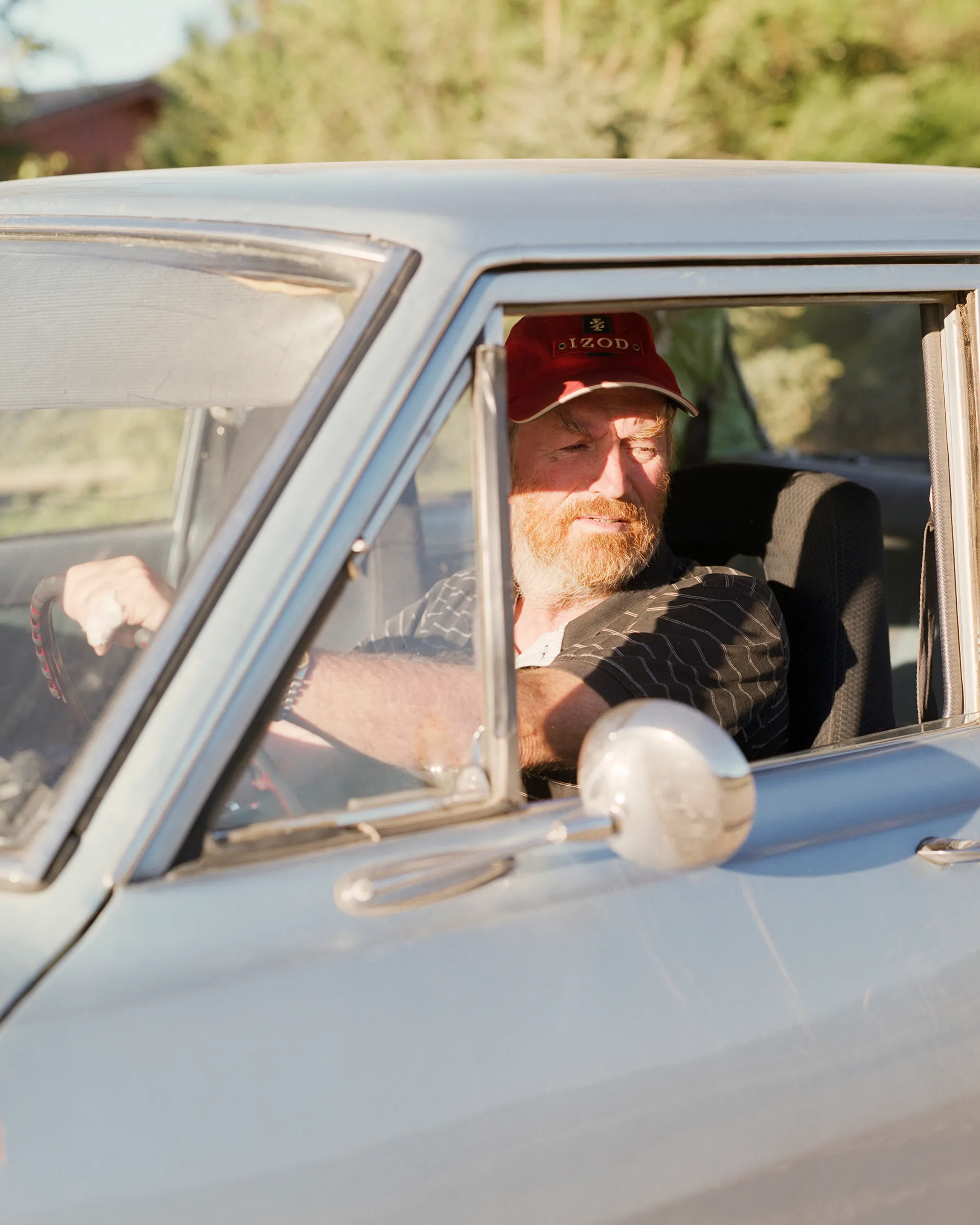 A/A #26

A poetic narrative about the things we do and the places we go to forget ourselves.

Photographs made from 2015 to 2017 in Argentina and Switzerland.