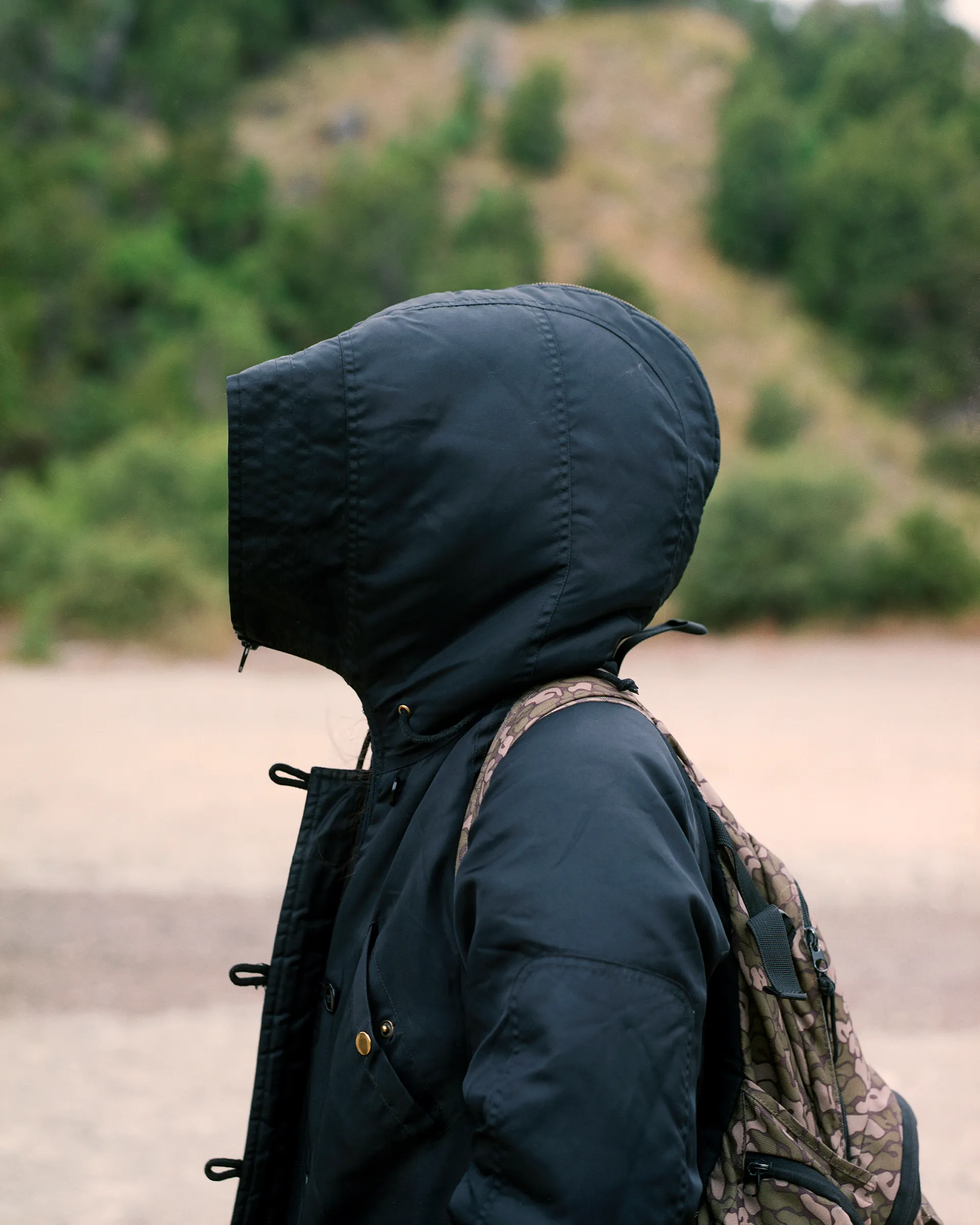 A/A #30

A poetic narrative about the things we do and the places we go to forget ourselves.

Photographs made from 2015 to 2017 in Argentina and Switzerland.