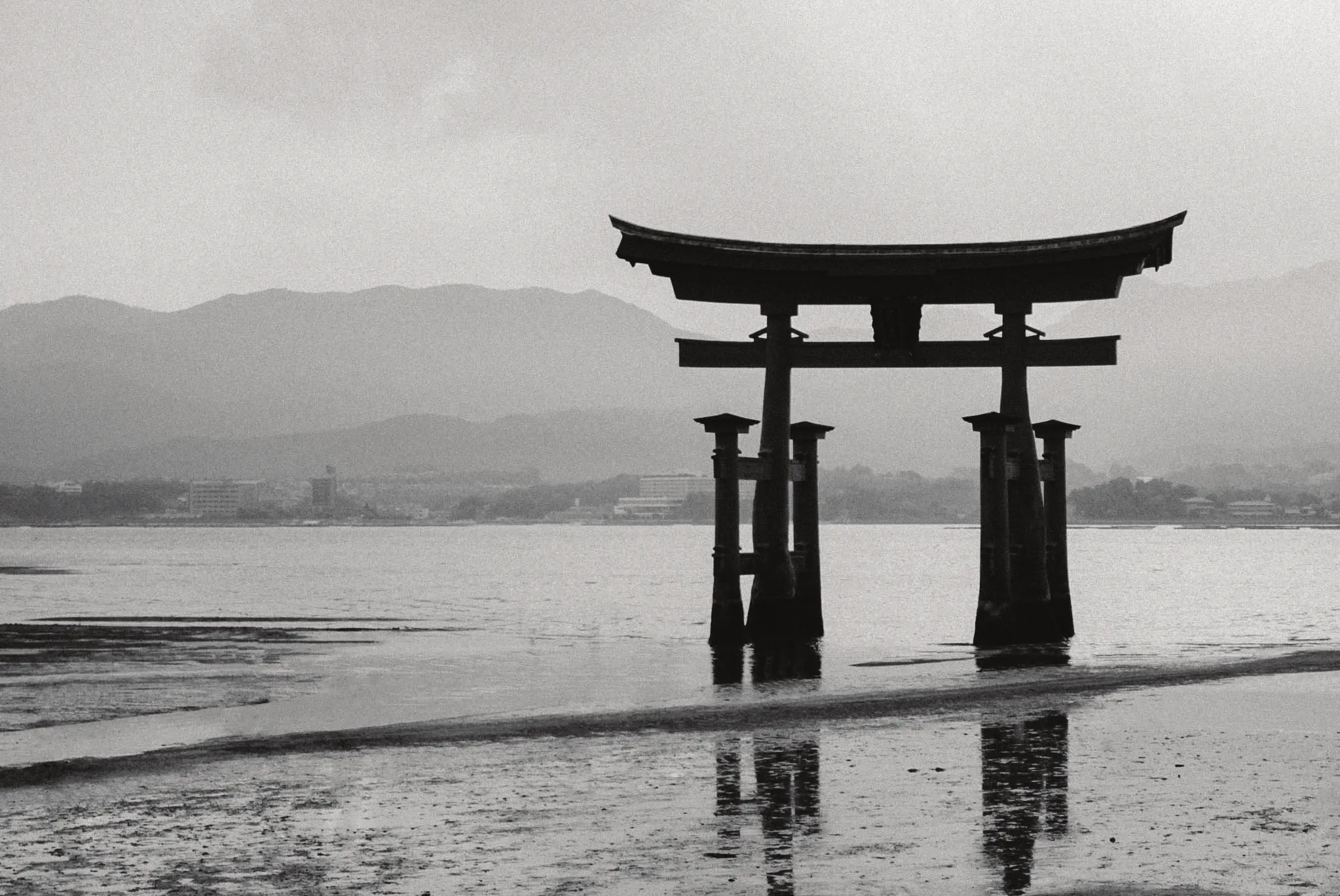 The floating torii gate at Itsukushima Shrine, Itsukushima, near Hiroshima, Japan. 
