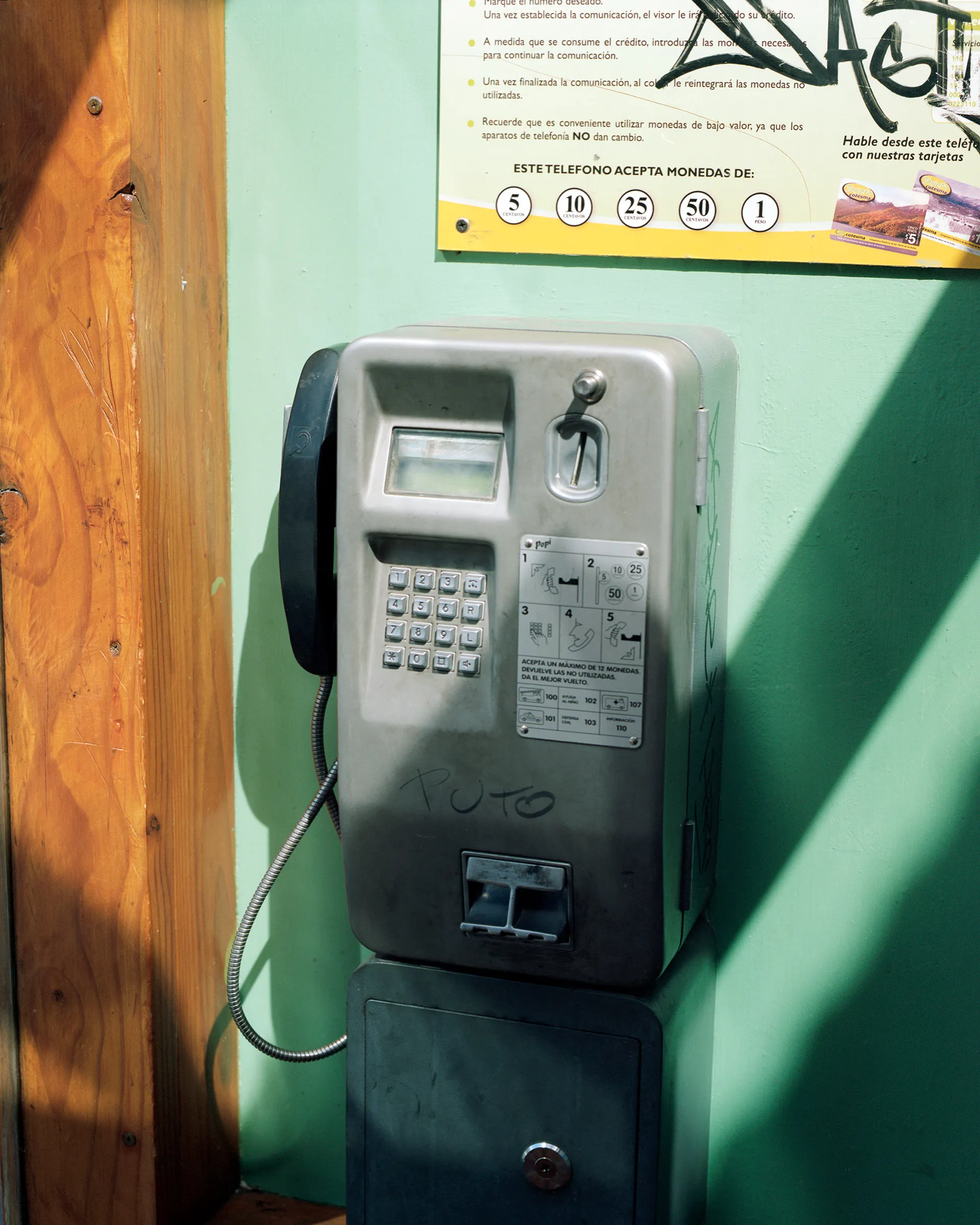 A/A #21

A poetic narrative about the things we do and the places we go to forget ourselves.

Photographs made from 2015 to 2017 in Argentina and Switzerland.