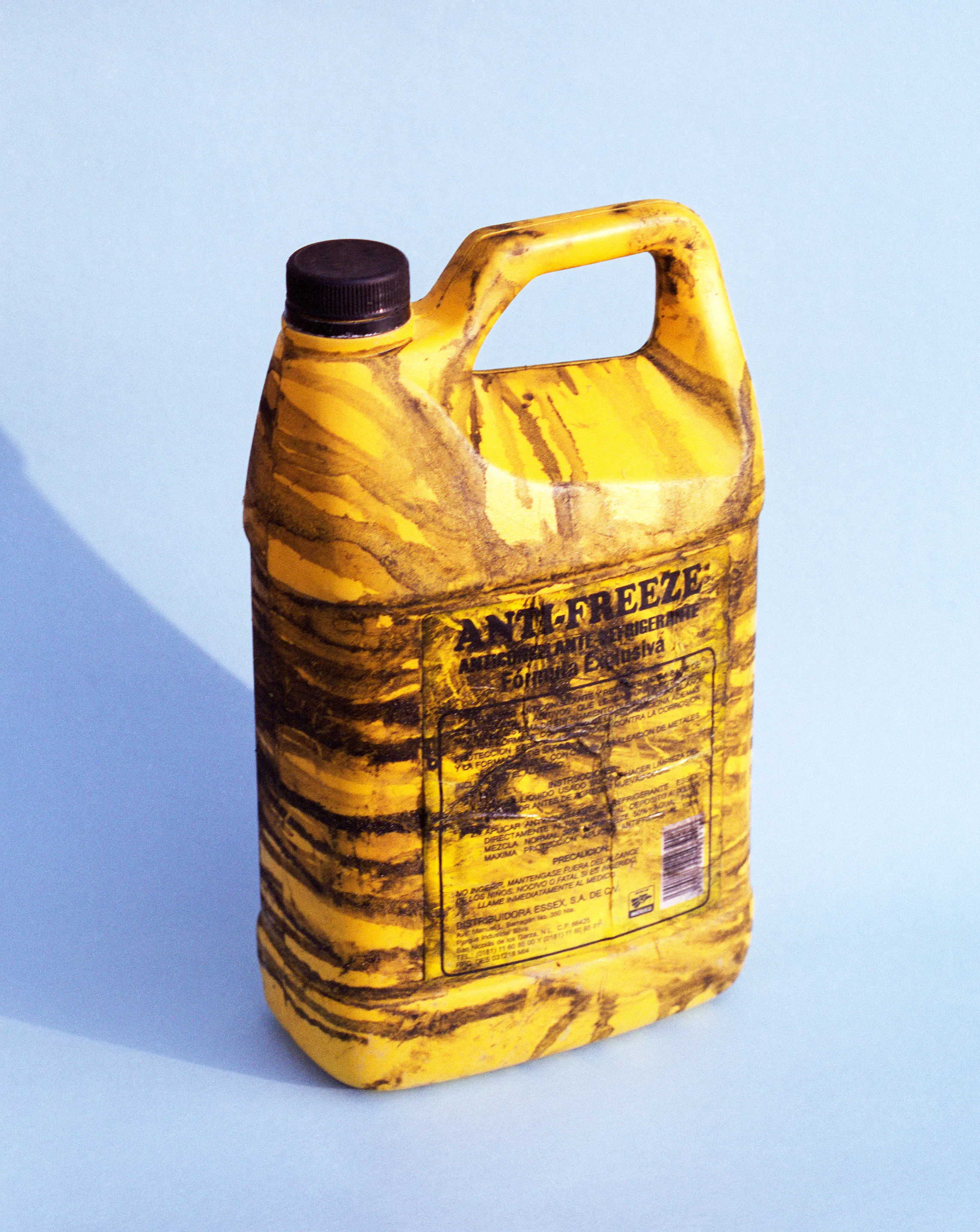 In 2016 I took long walks through different cities and every object I found became a possibility for me to escape the reality of a structure where I didn’t feel I had a place in.

This is a photographic narrative about dreaming of being somewhere else while roaming through the city, a generational condition that seems to be getting stronger as young people retreat from the city into digital spaces.