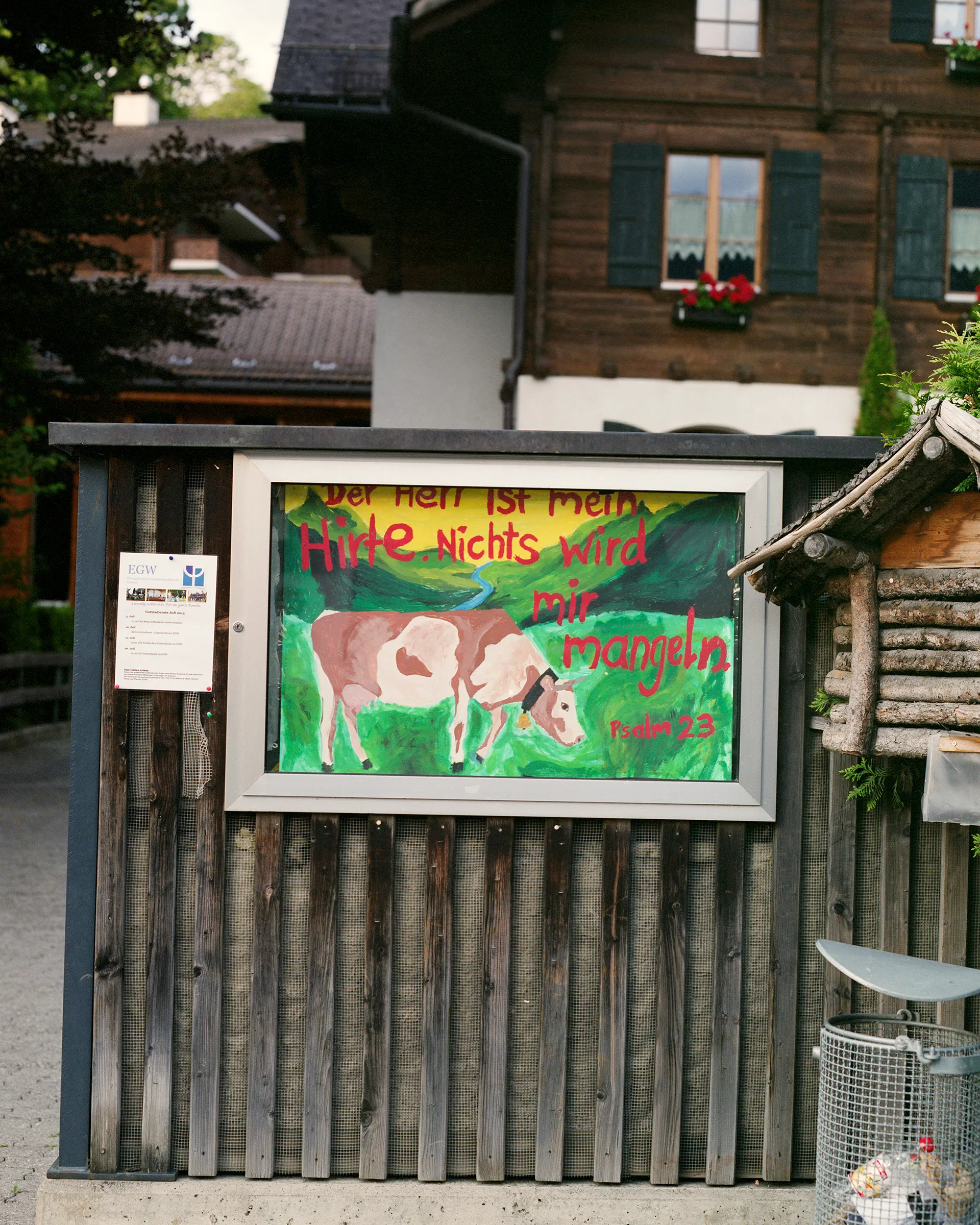 A/A #31

A poetic narrative about the things we do and the places we go to forget ourselves.

Photographs made from 2015 to 2017 in Argentina and Switzerland.