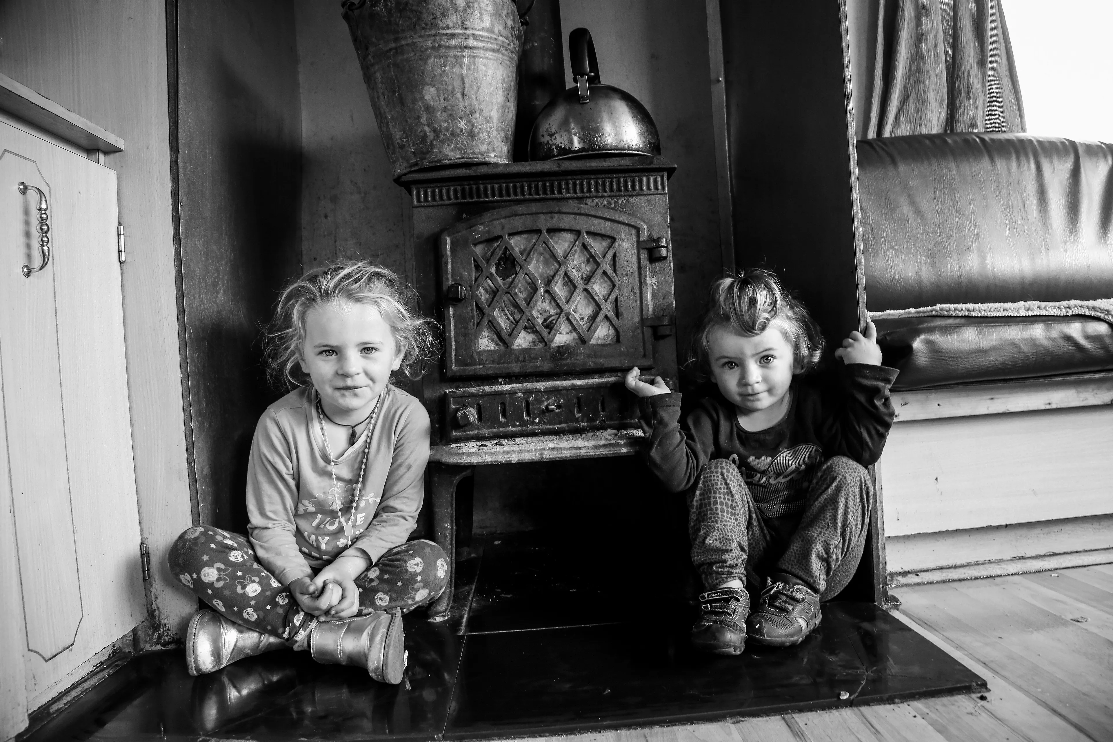 "I have spent my entire career photographing children all over the world. The last several years I have focused my eyes on the Irish Traveller that live in caravans on the side of the road or in open fields throughout Ireland.

The Traveller community are an Irish nomadic indigenous ethnic minority. There is no recorded date as to when Travellers first came to Ireland. This is lost to history but Travellers have been recorded to exist in Ireland as far back as history is recorded. Even with their great history they live as outsiders to society and face unbelievable racism growing up. As a mother of two daughters I became so interested in the culture and traditions and lives of these children. I have spent many years traveling back and forth to Ireland to document these incredible children."