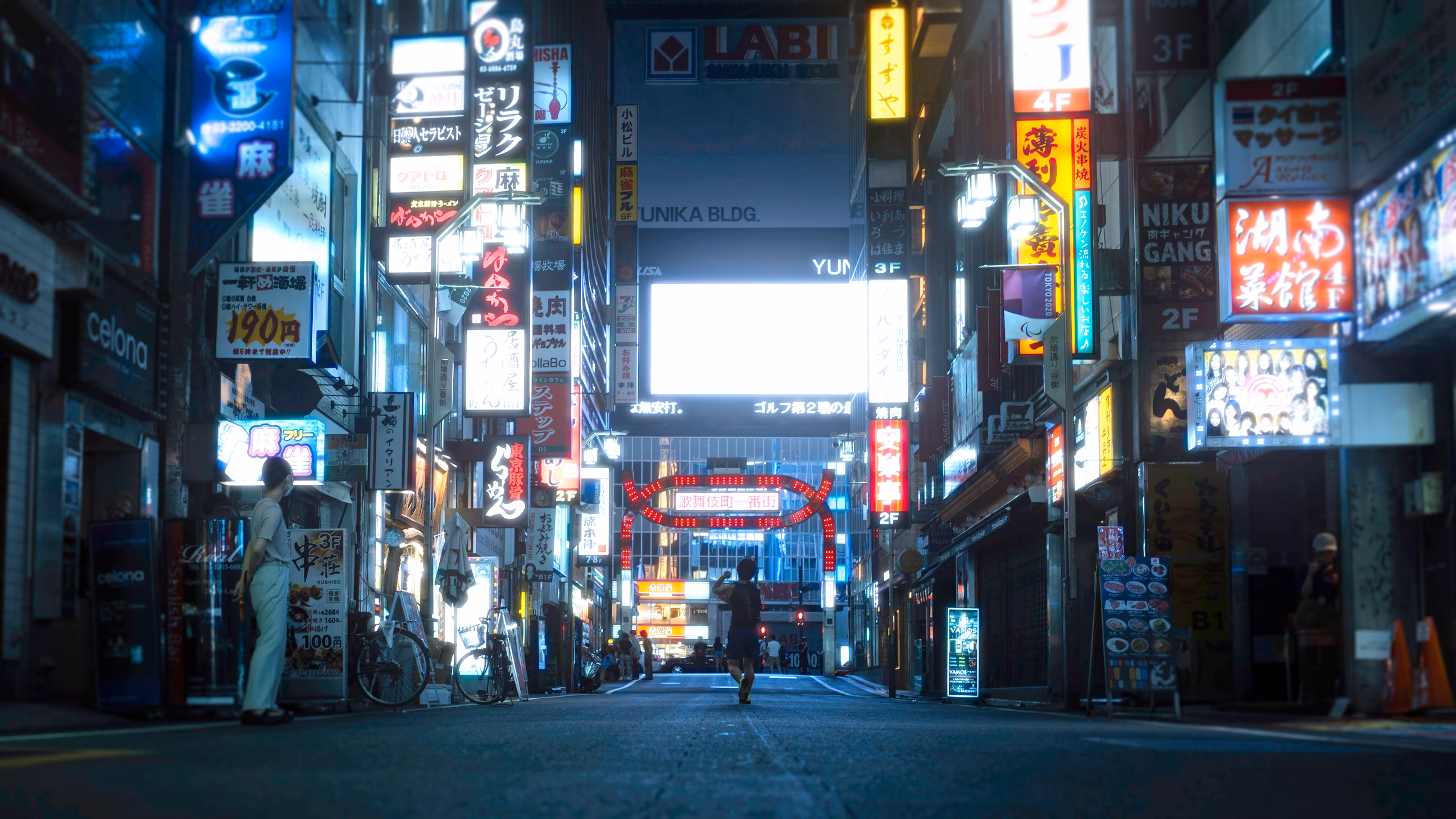 In the alley of instincts, a lone wolf seeks comfort just for the night, turning the street into a catwalk iluminated by red lights and neon signs.

📸 Leica SL & ZEISS 1.4/35
📍Kabukicho, Tokyo 2021
Shot during the COVID-19 pandemic lockdown.