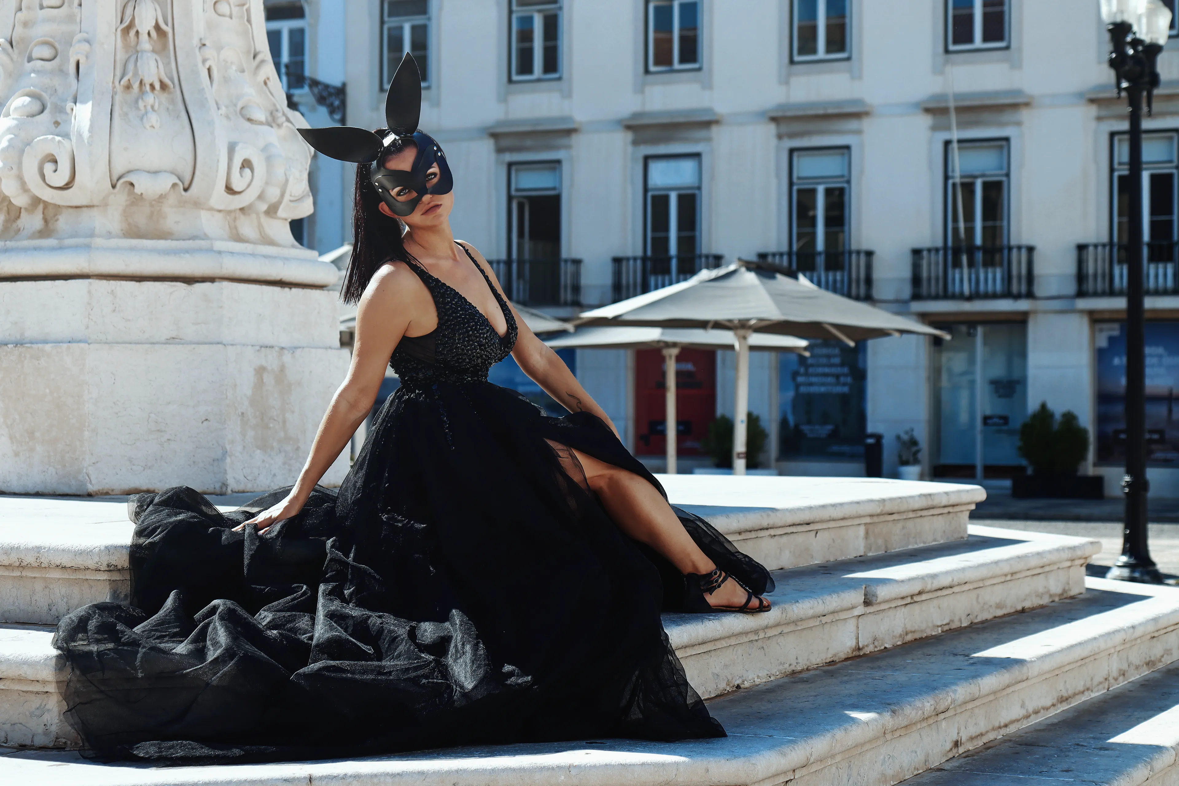 Meet me. I'll be in noire. You bring the wine. 

The day is new. The night is ancient.