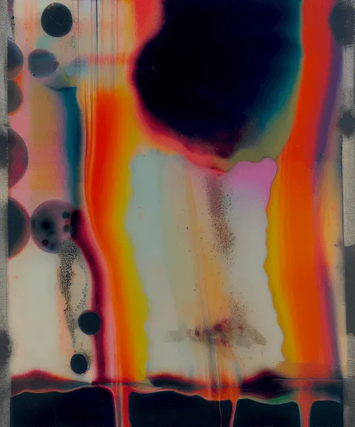 The Horizon Collection features 200 artworks, meticulously curated by HODLERS. It includes 20 unique 1/1 pieces by Katie Morris, Olga Fradina, Stephan Vasement, Javier Tomeo, Ganchitecture, Ira Greenberg, and Tristan Rettich. Additionally, limited 1/20 editions by qubibi and agoria.