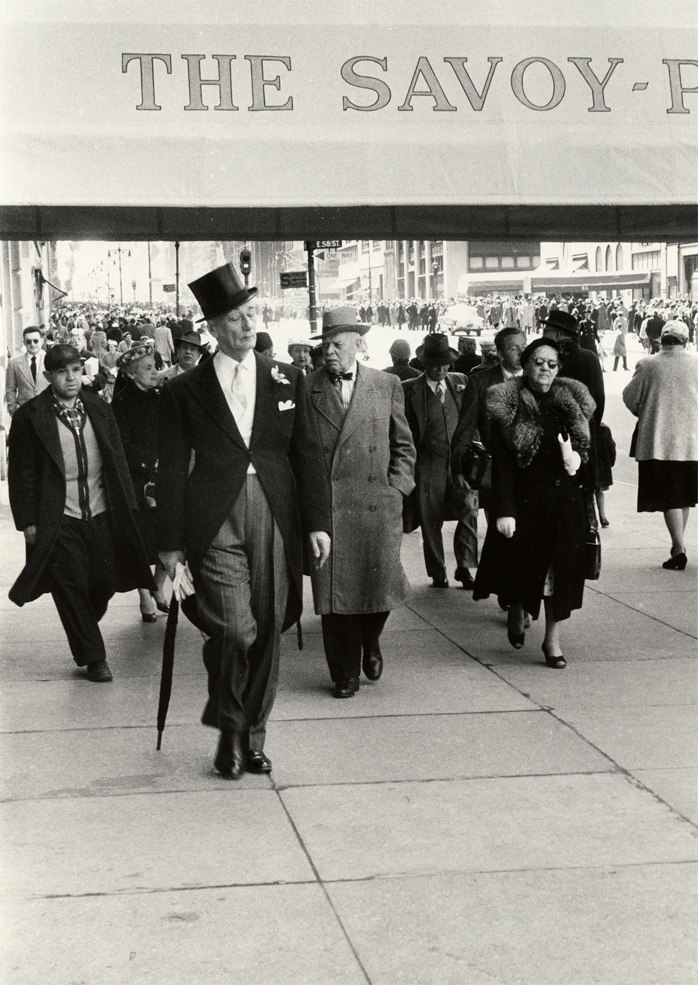 Assembly Curated and Bruce Silverstein Gallery present Frank Paulin’s “Masterworks,” a collection of some of the most iconic early work from the artist’s archive. “Masterworks” features photographs predominantly captured in the 1950s on the streets of New York City. Many of these early images by Paulin were featured in a 1957 solo exhibition at Helen Gee’s pioneering gallery and café, Limelight. Paulin’s work earned him great praise despite photography’s then uninitiated position in the fine art world. Prominent publications including The New York Times and The Village Voice praised Paulin’s ‘humor and compassion’ as well as his uncanny ability to perceive irony and record what they referred to as ‘poetic accidents.’ Paulin was a freelance fashion illustrator by day, but took to the streets in his free time to document subjects from all walks of life set against the stunning visual framework of advertisements, neon signs, and reflective store windows. This collection of well-known work recalls a distinct moment in American history, a moment captured with a passionate vision that keeps us looking.

Rediscovered in his eighth decade, Frank Paulin (b. 1926) is renowned for uniquely documenting fleeting human moments of humor and poetry, often against the backdrop of gritty urban scenes. His iconic work is in numerous collections including the MoMA, the Whitney Museum of American Art, and Yale University Art Gallery.