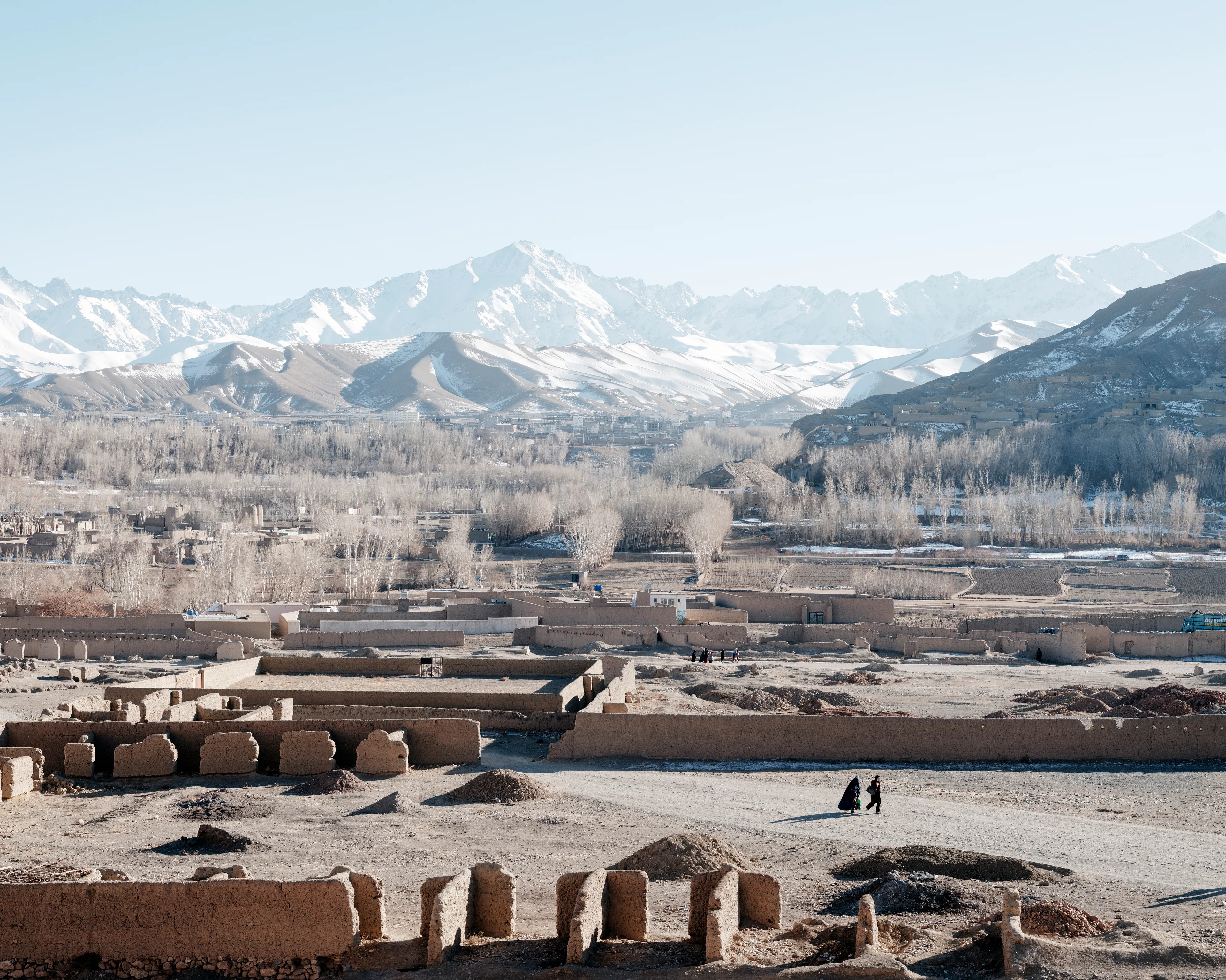 The Kabuler #28 by Lorenzo Meloni

AFGHANISTAN. Bamyan. January 2022.

Afghanistan has been one of the most documented regions in the world for the last two decades, yet it remains a big mystery for the general audience who finds it hard to grasp the complete picture behind the constant reporting of breaking news.

This collection of 55 NFT is the first part of “The Kabuler” project, in which Lorenzo Meloni partners with Cristina de Middel to produce a full panoramic photograph of the current situation of the country, borrowing the treatment that the media provide to other destinations and topics that are not under constant scrutiny. 

The project will use the sections of a traditional magazine to propose a complete overview of Afghanistan with an editorial structure, that should prevent the audience from falling again into dramatic expectations.

Edition: 1 of 1

Commissioned by Obscura