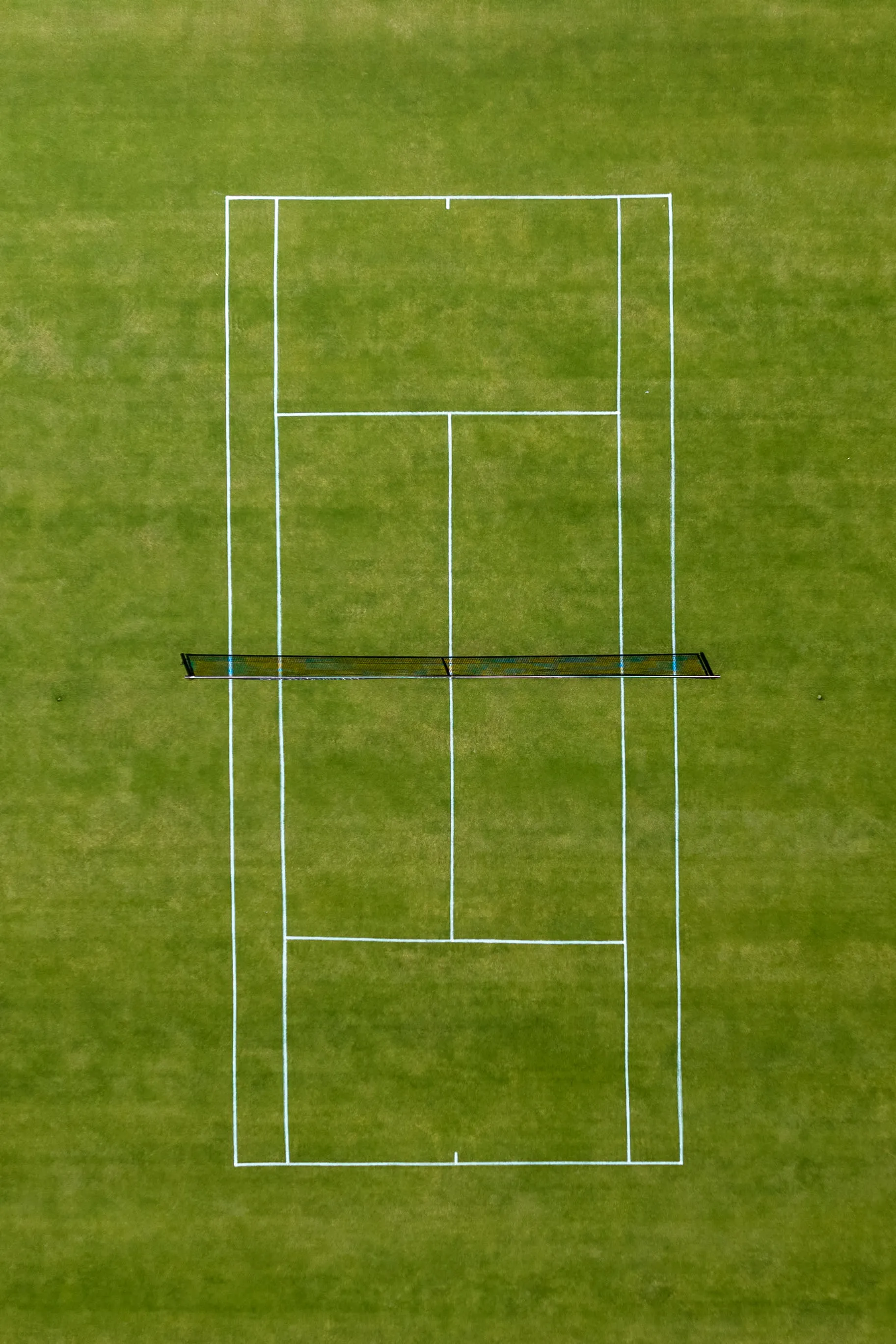 'Federer' pays homage to the Tennis courts used for the Wimbledon Tennis Championship.
It is the third piece in the 'Grand Slam - A Court Study'. Over the course of 2024, four pieces will be released to represent the tennis court surface and color of the four major championships;
Australian Open
French Open
Wimbledon
US Open
The piece is named after Federer  who currently holds the record with 8 Wimbledon Championship Wins.
*The winning bid will receive a 20x30 museum grade print, as part of a small run of prints.