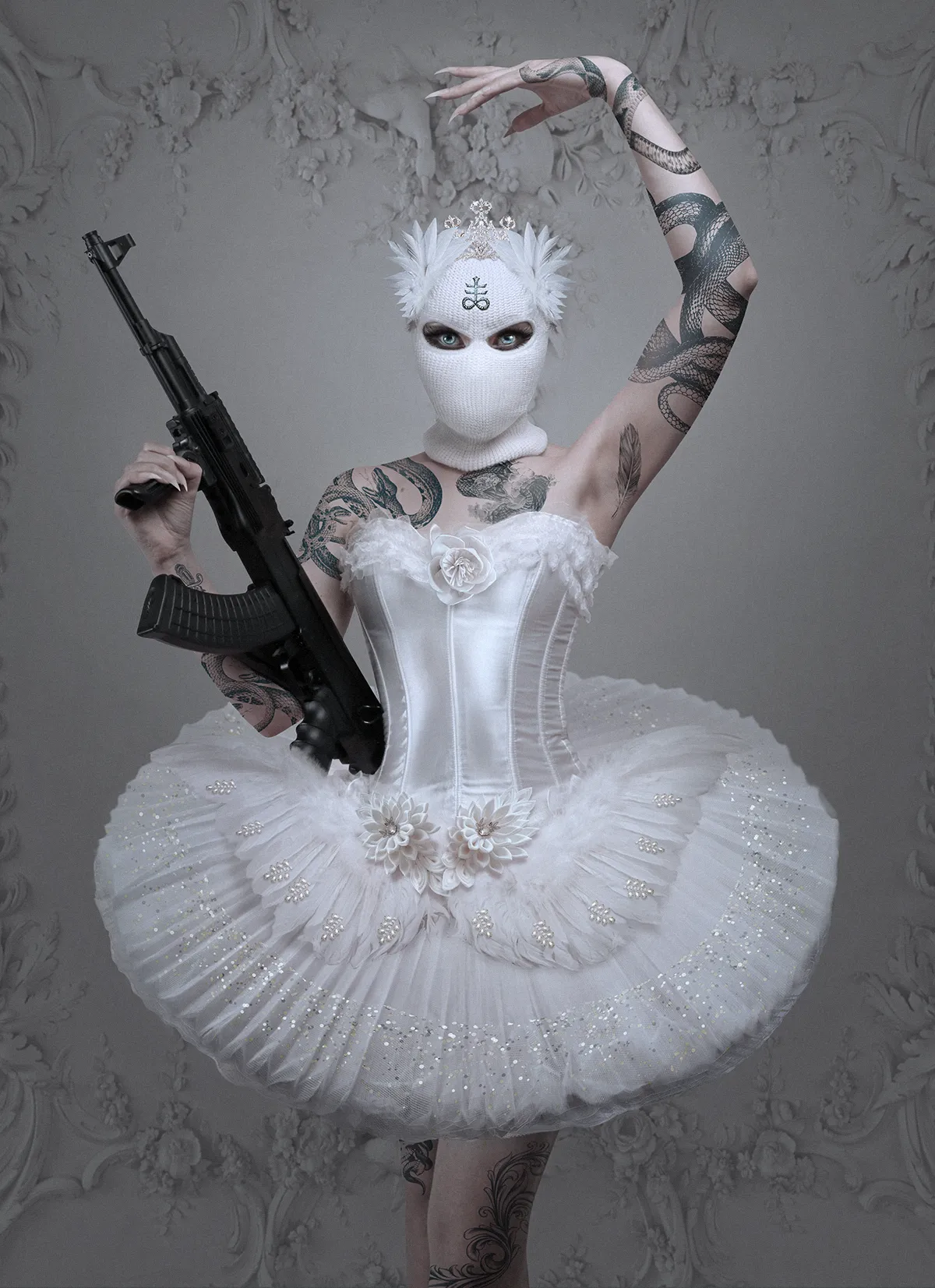 White Swan is a part of series called "Bad Girls Club".

Photography.
Created 2021.