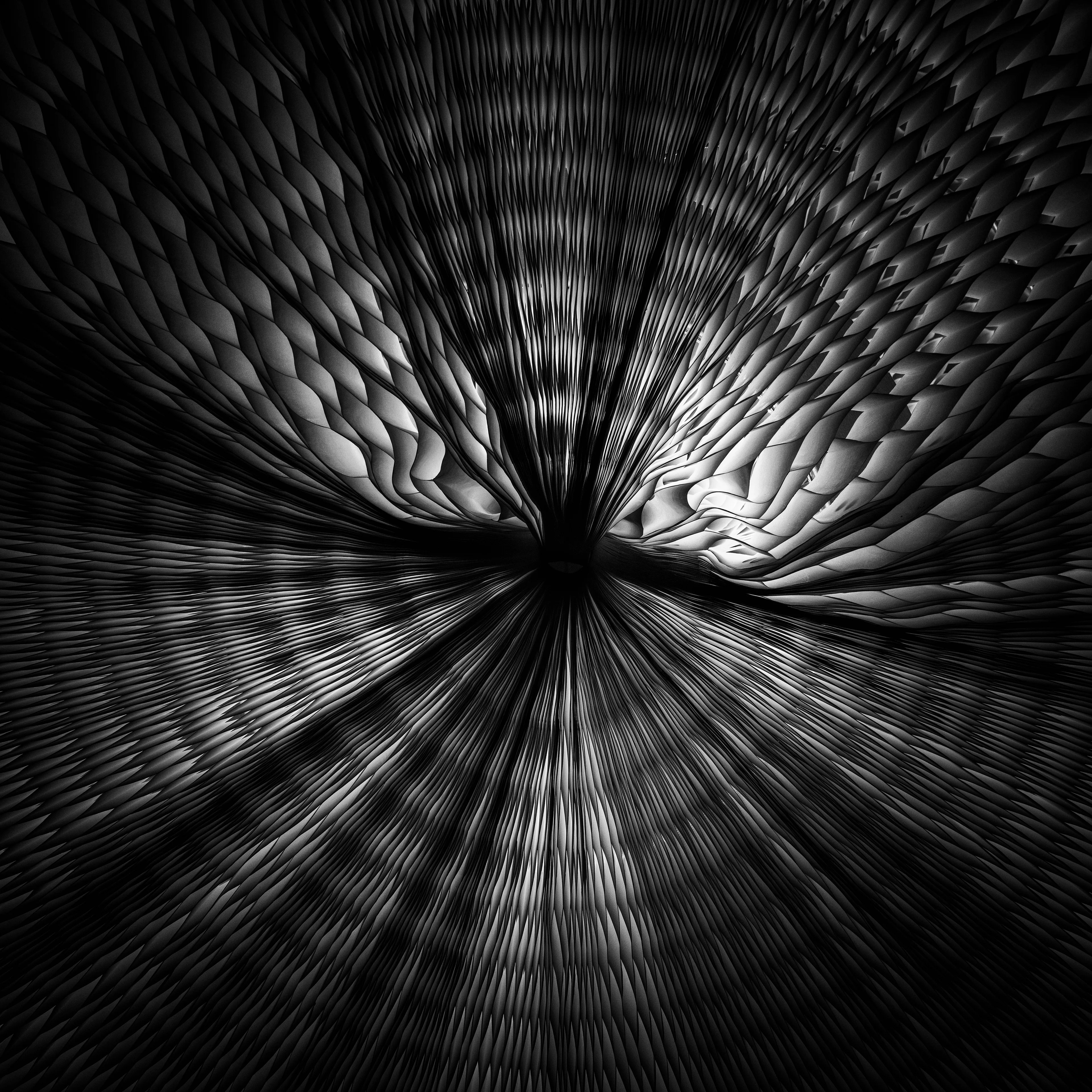 “Cachivaches” is a colloquial Spanish term for a mix of miscellaneous objects often considered worthless or junk. This series explores the aesthetic and structural dynamics of discarded objects, focusing on the paradox between chaos and order. The square format imposes a geometric constraint, juxtaposing organic disorder with rigid frames, encouraging a reevaluation of inherent organization. By highlighting spontaneous patterns in the disordered, "Cachivaches" reveals the latent beauty in the mundane.