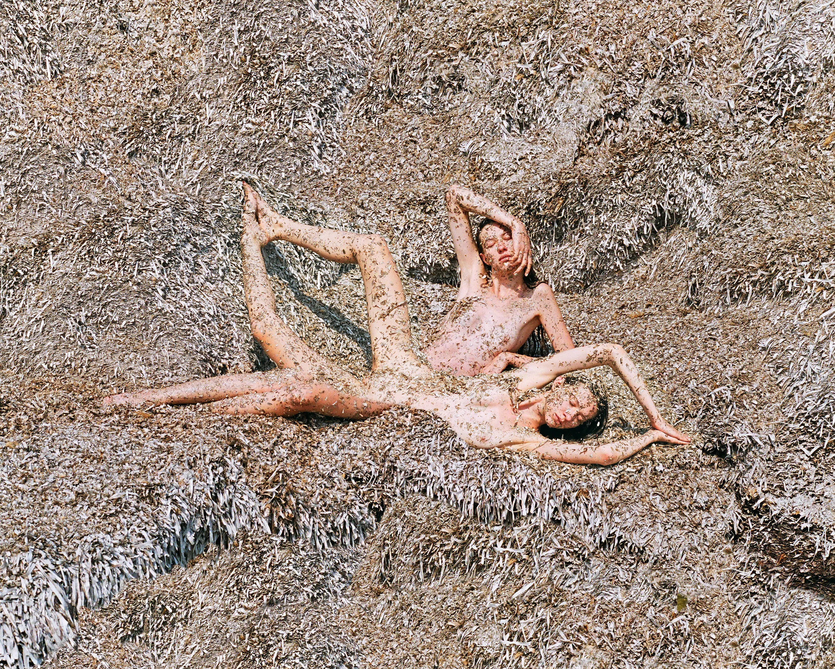 Nature Twins on Superrare - a project about duality of human personality which deals with embracing different unique aspects of oneself and accepting them. At the same time it is about multiverse theory, due to which our decisions determine one of a billions optional ways we can take.
