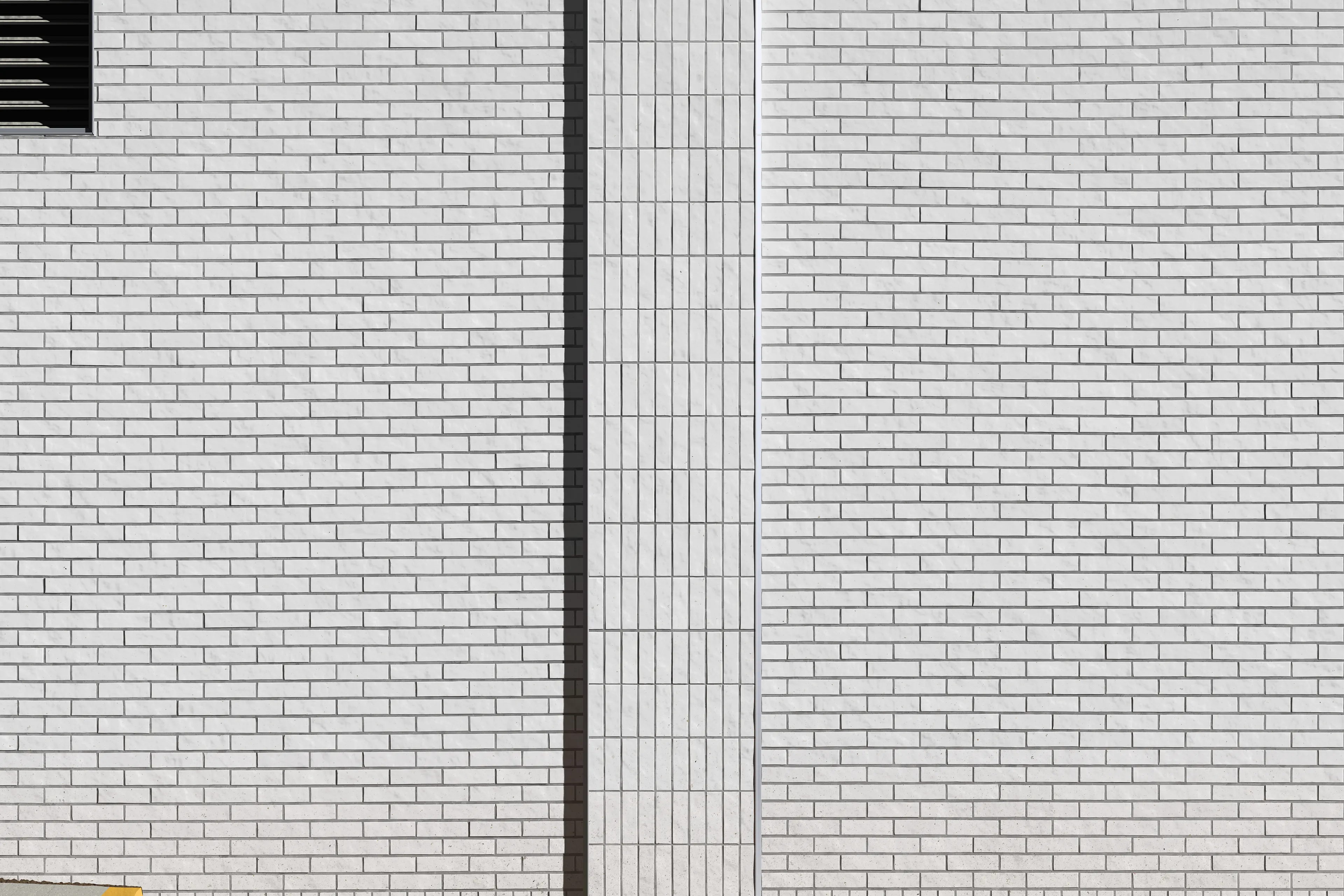 Wall  
by Tyler Hobbs (https://twitter.com/tylerxhobbs)

“Wall” is an algorithmic appreciation of a brick wall - everything that it is made of, everything that has been added to it or removed from it, and everything that it interacts with.  

Editions minted: 73

undefined