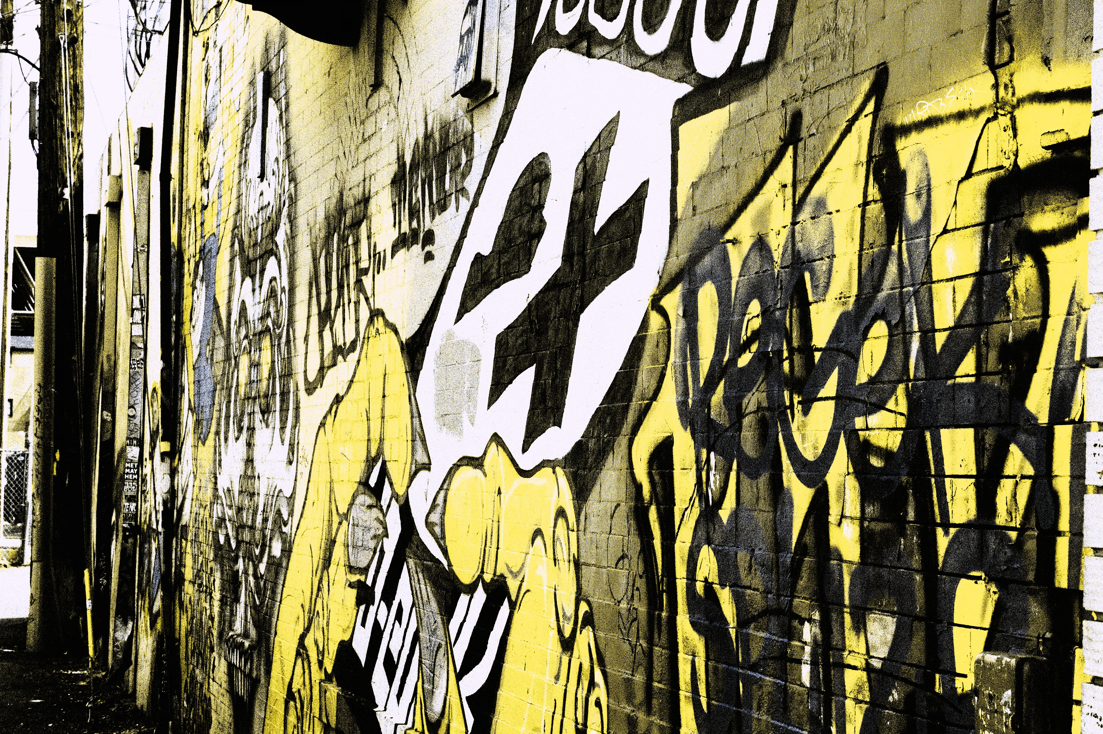MM | Photography | that yellow alley