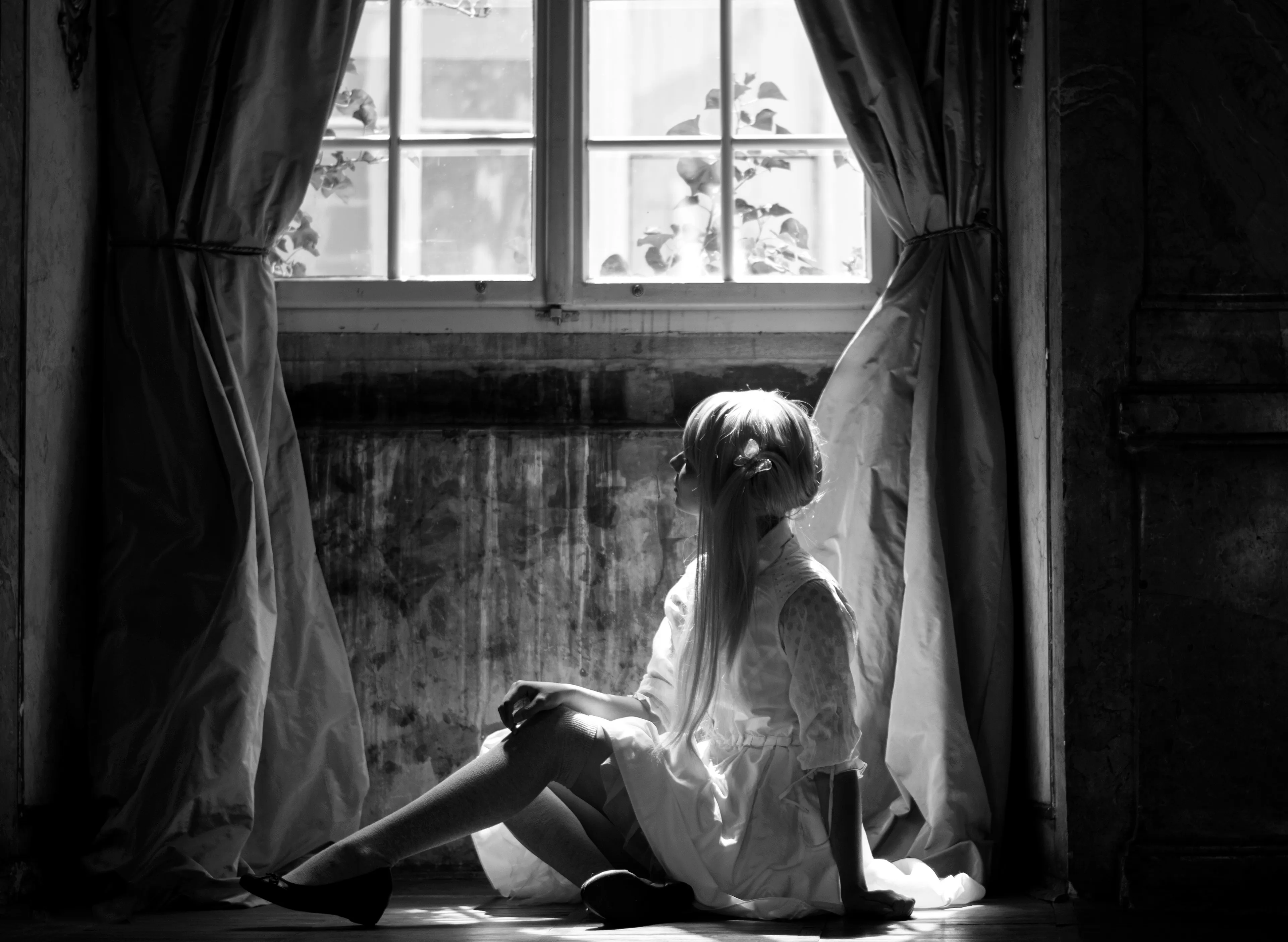 It was this place she needed live her doll life! 