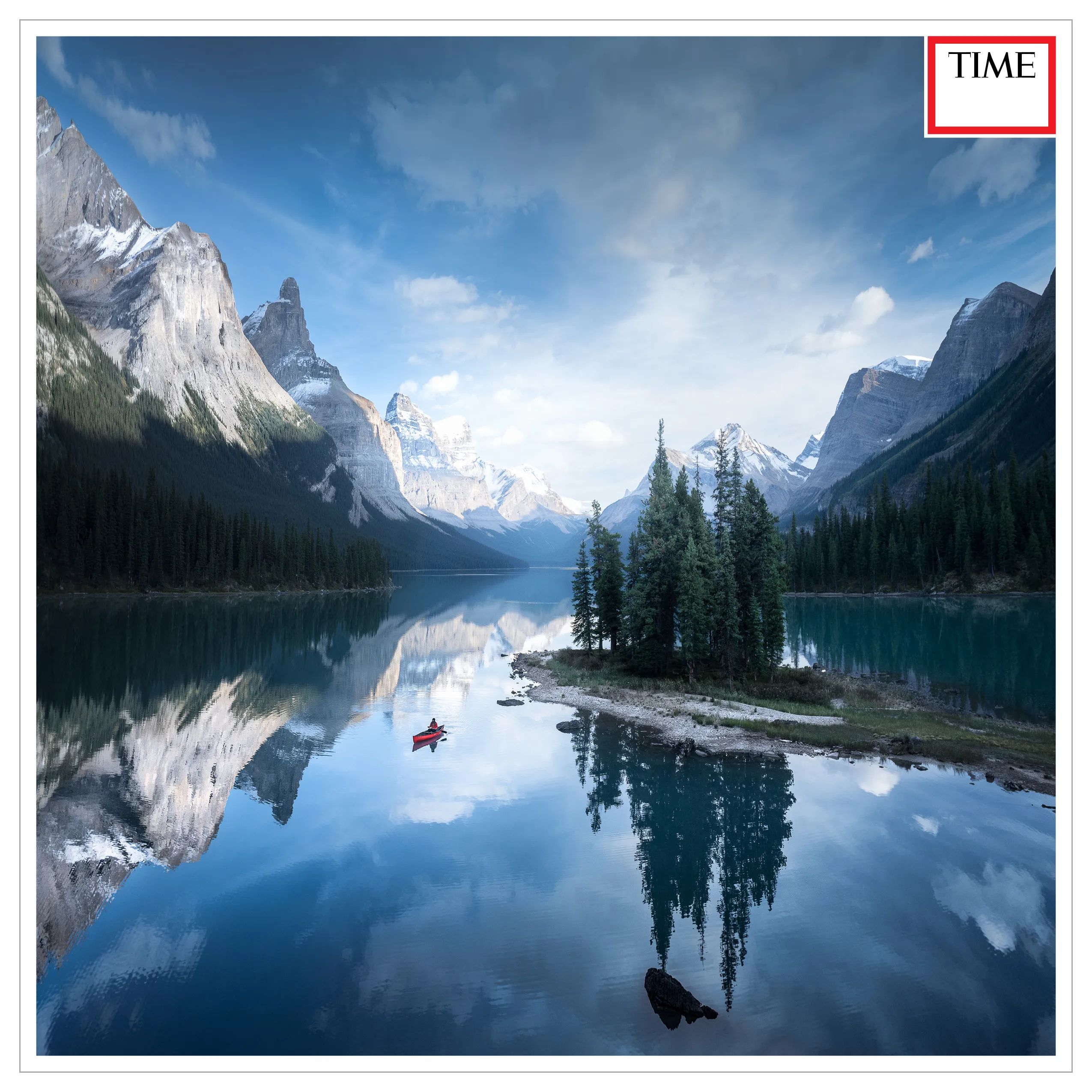 Cath Simard. We become the stories of the places we’ve seen. As we explore the unknown, we build
ourselves better. Drifting away in a world of ethereal glass, water reveals the reflection of the
Self. There’s no time, no end, only the future.