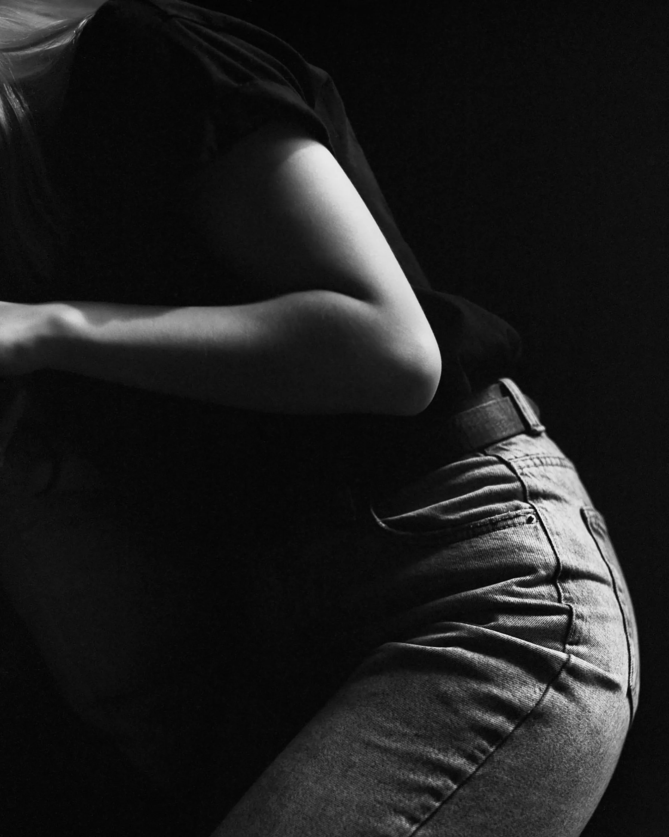 The Infinite Corridor was made in a series of long walks through the sunny streets of northern Mexico. 

Photographed in a chaotic, fragmented style, I hope this collection feels as uncomfortable as it is to walk through the streets of these cities.